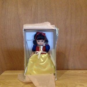 Snow White Madame Alexander 8 inch doll Vintage made in 1999
